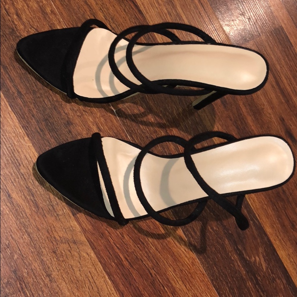Black suede heels : Shein